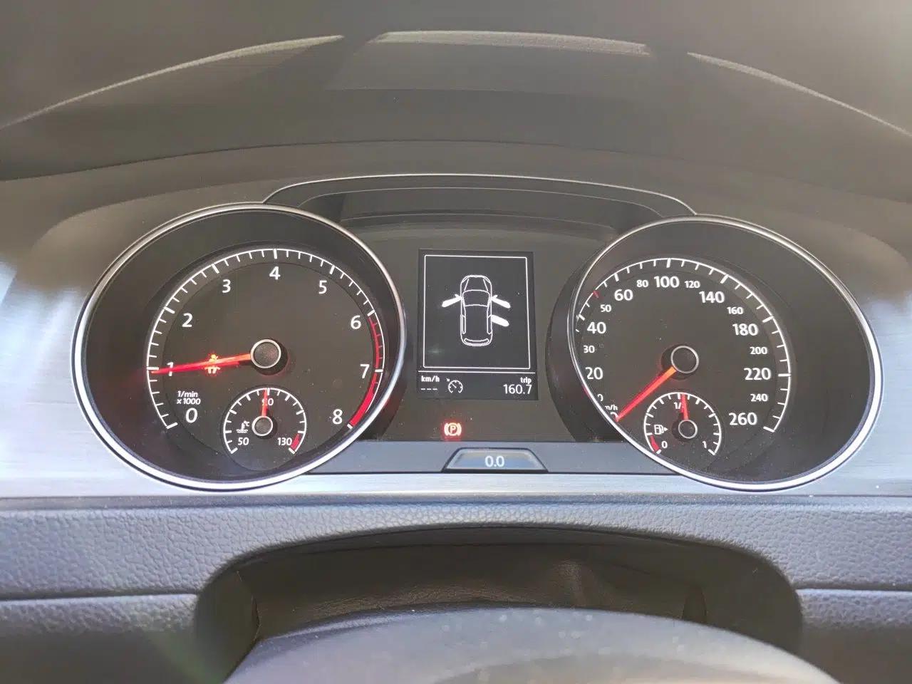 Volkswagen Golf 2015 1.4TSI Automatic Luxury Model — миниатюра 11