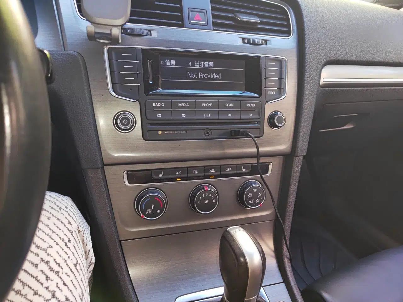 Volkswagen Golf 2015 1.4TSI Automatic Luxury Model — миниатюра 13