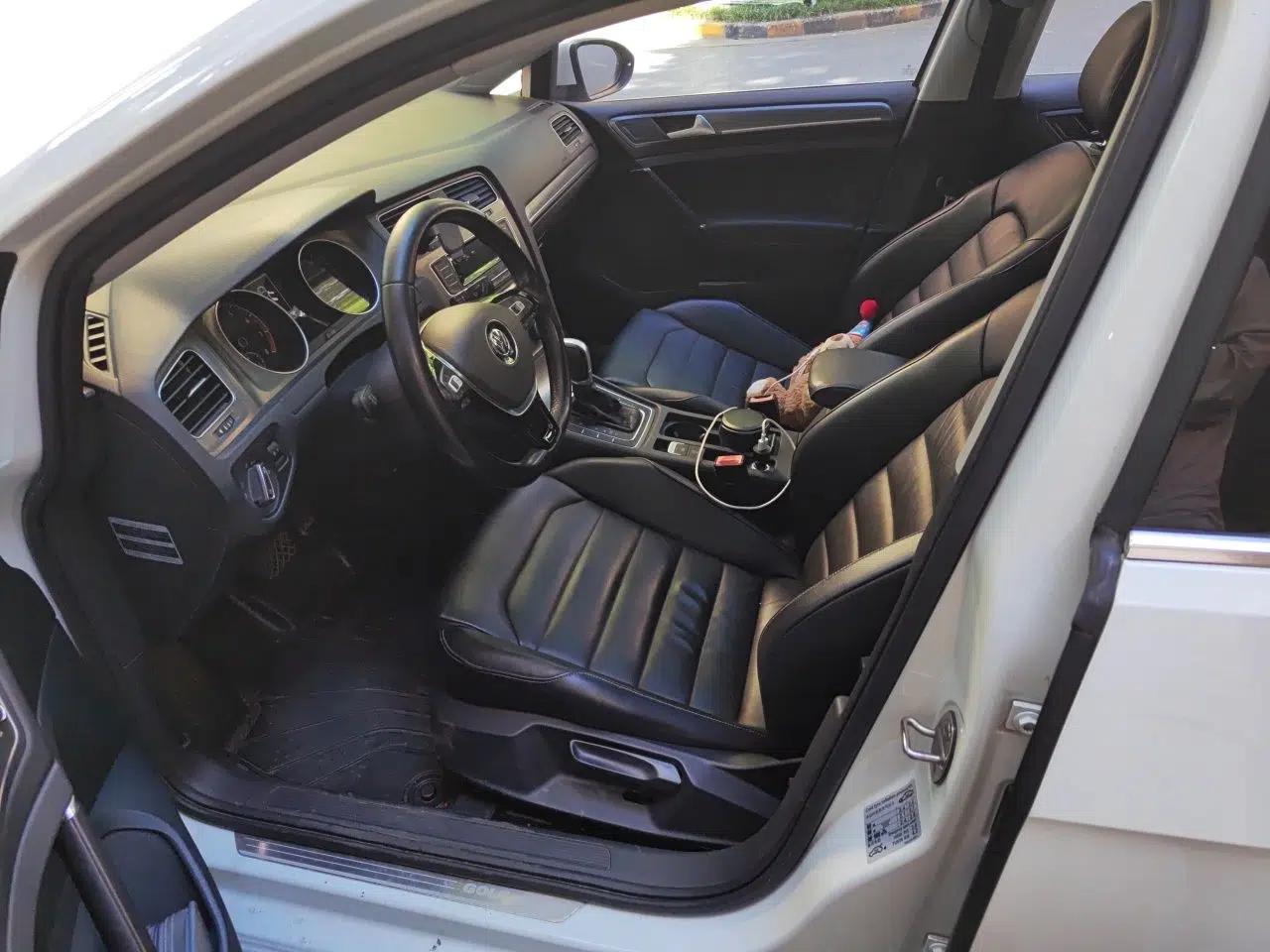 Volkswagen Golf 2015 1.4TSI Automatic Luxury Model — миниатюра 15