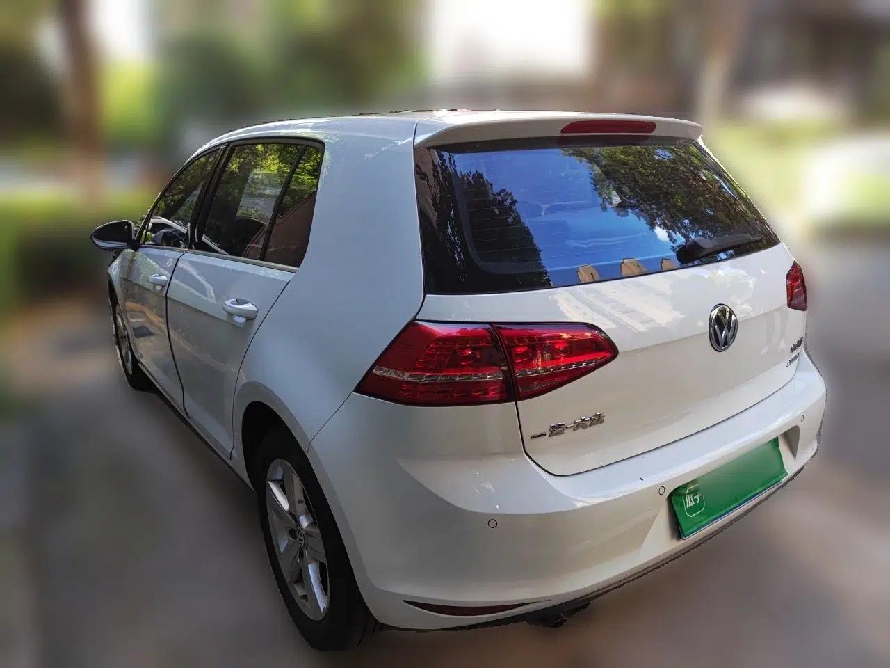 Volkswagen Golf 2015 1.4TSI Automatic Luxury Model — миниатюра 4