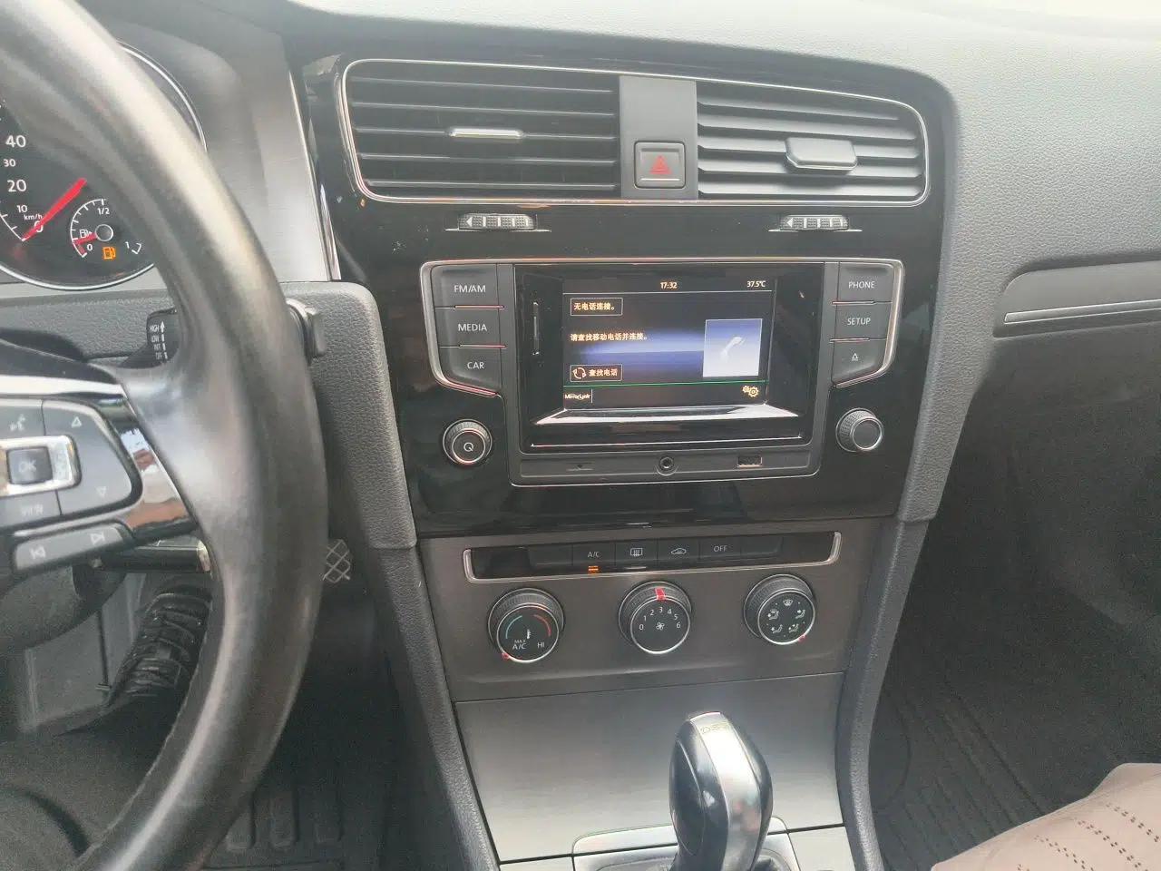 Volkswagen Golf 2016 230TSI Automatic Comfort Version — миниатюра 13