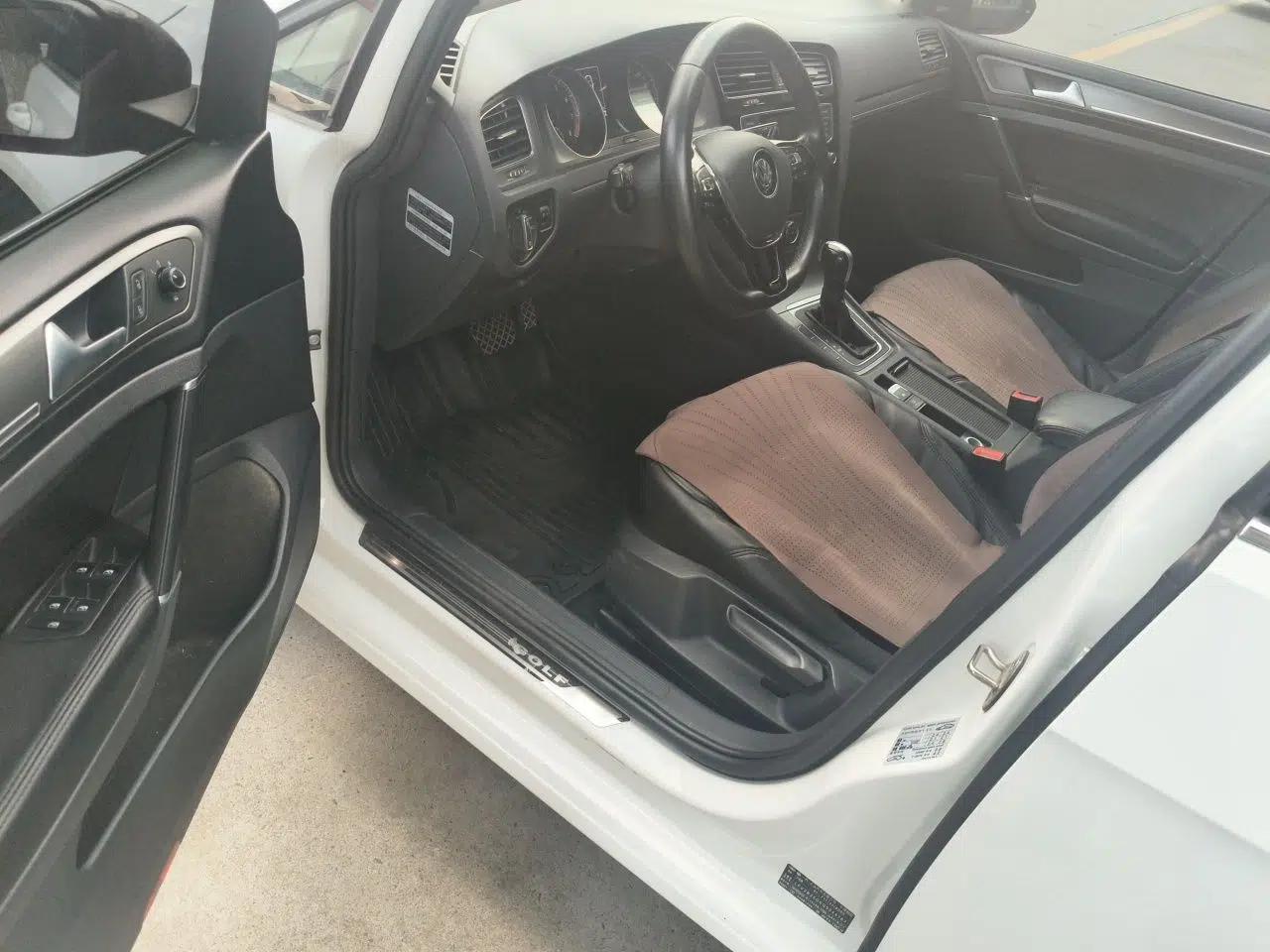 Volkswagen Golf 2016 230TSI Automatic Comfort Version — миниатюра 16