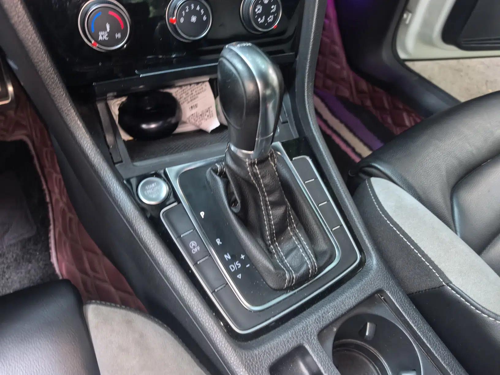 Volkswagen Golf 2018 280TSI Automatic R-Line Model — миниатюра 14