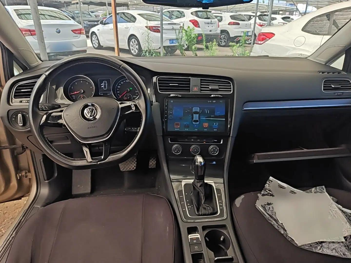Volkswagen Golf 2016 230TSI Automatic Comfort Version — миниатюра 12