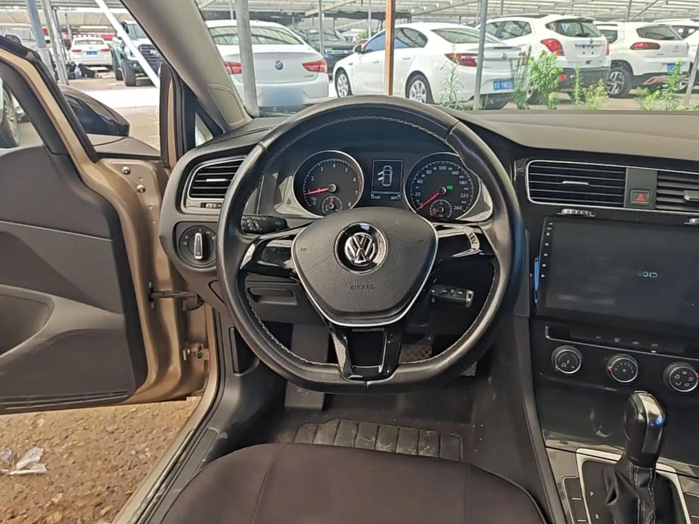 Volkswagen Golf 2016 230TSI Automatic Comfort Version — миниатюра 13