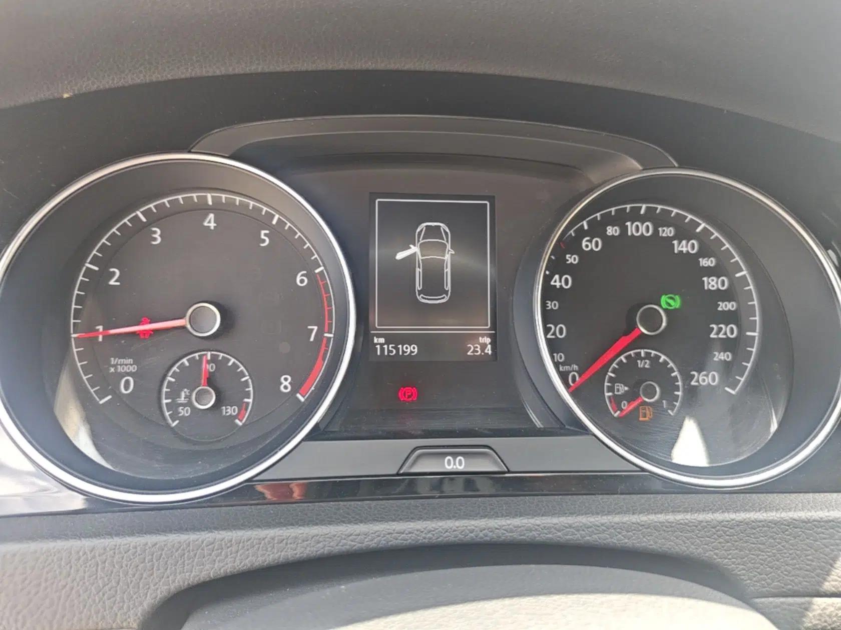Volkswagen Golf 2017 280TSI Automatic R-Line Million-Vehicle Commemorative Edition — миниатюра 19