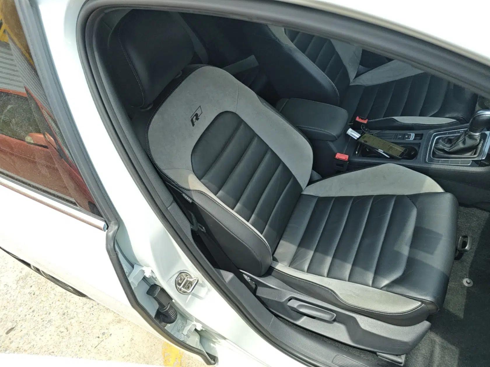 Volkswagen Golf 2017 280TSI Automatic R-Line Million-Vehicle Commemorative Edition — миниатюра 24
