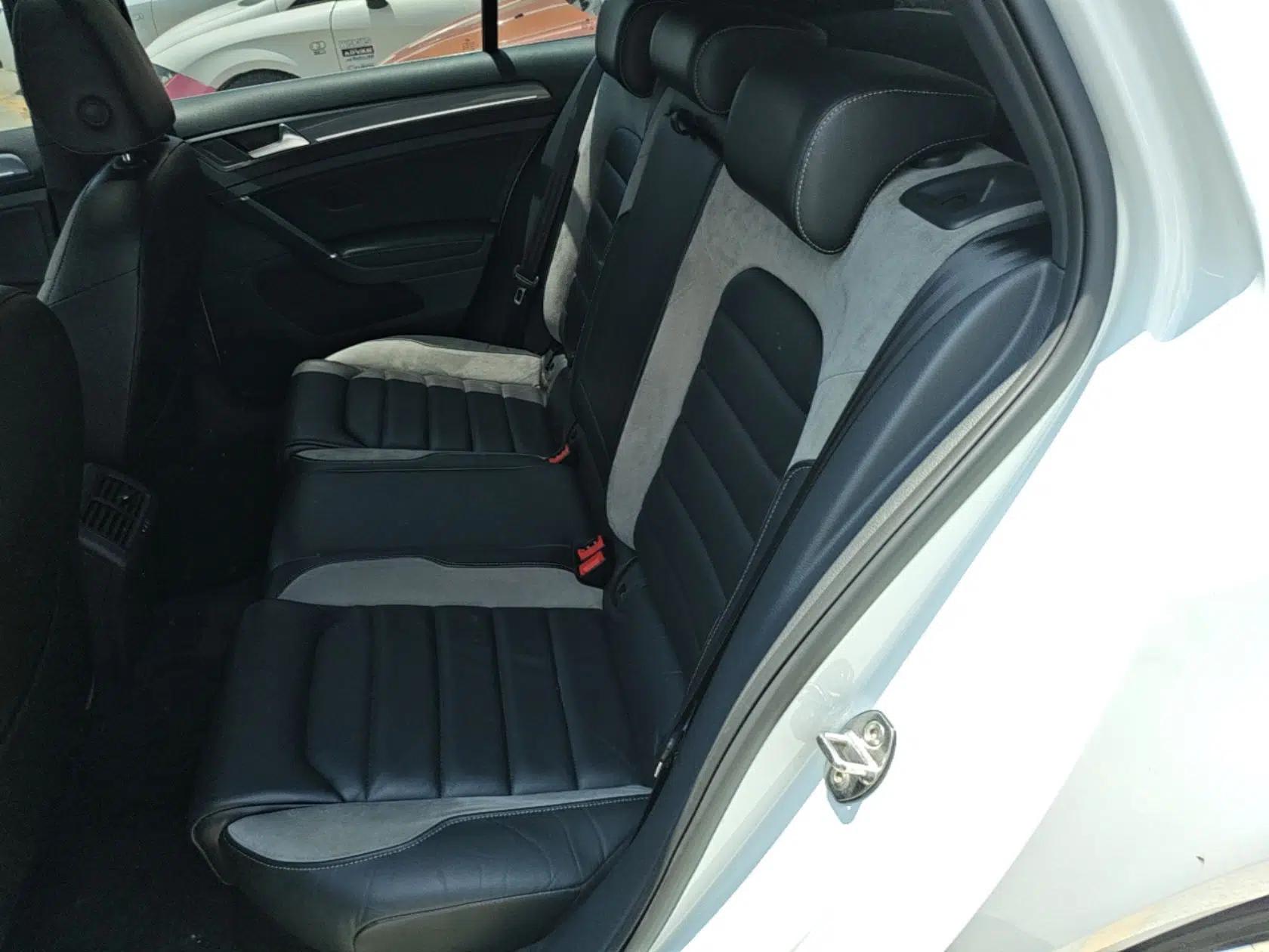 Volkswagen Golf 2017 280TSI Automatic R-Line Million-Vehicle Commemorative Edition — миниатюра 25