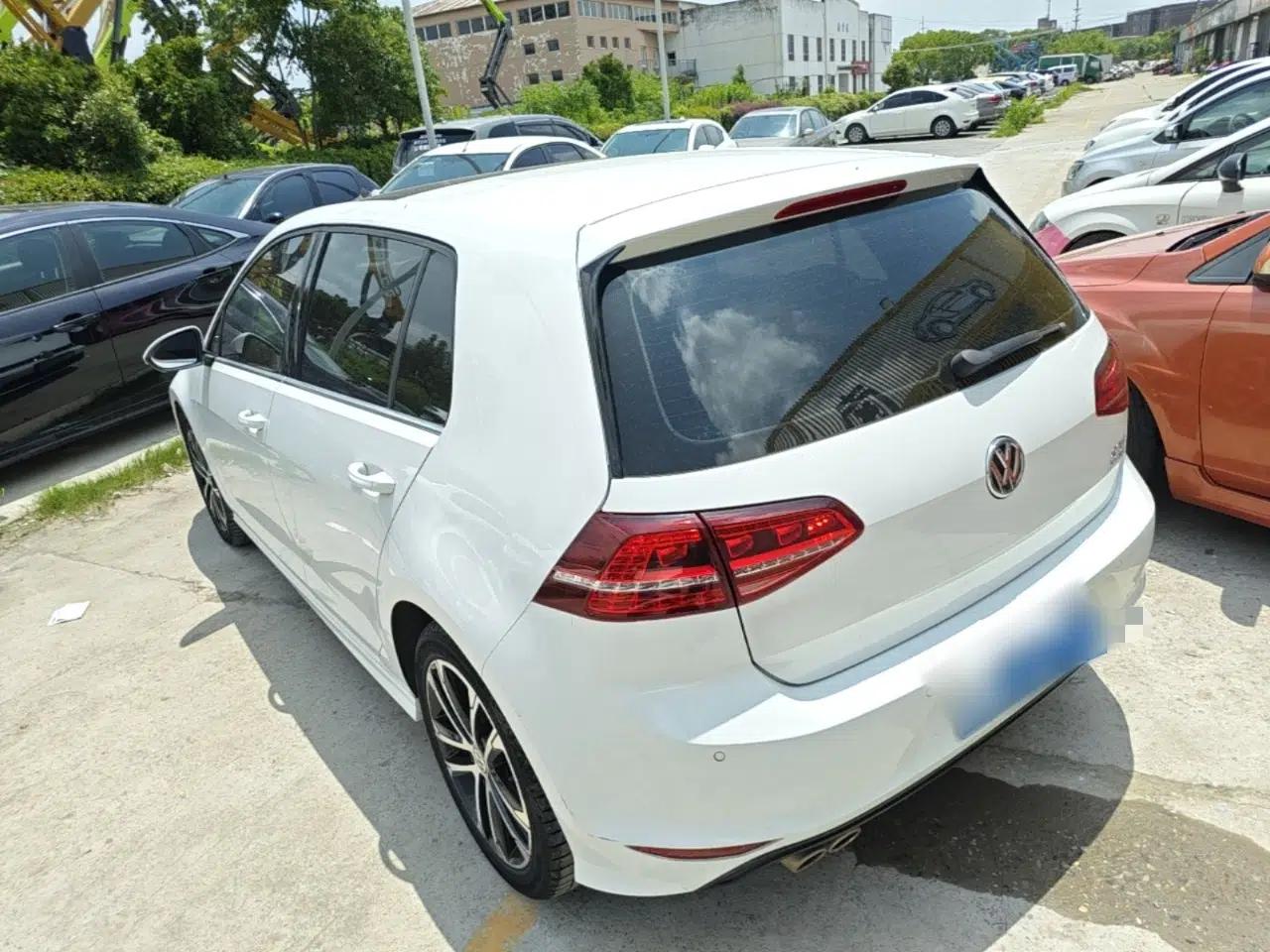 Volkswagen Golf 2017 280TSI Automatic R-Line Million-Vehicle Commemorative Edition — миниатюра 4