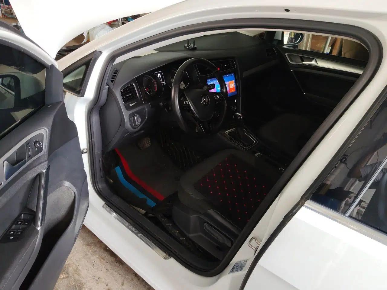 Volkswagen Golf 2018 230TSI Automatic Comfort Model — миниатюра 16