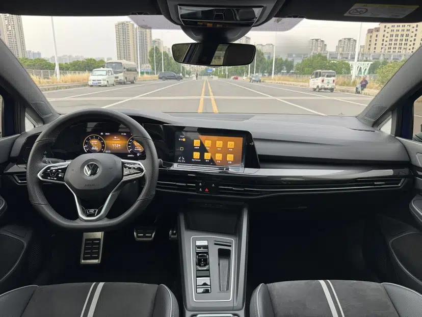 Volkswagen Golf 2021 280TSI DSG R-Line — миниатюра 10