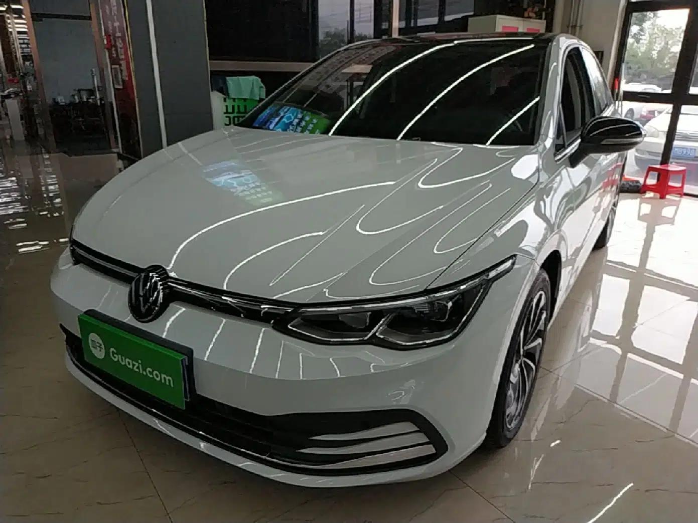 Volkswagen Golf 2023 Facelift 280TSI DSG Pro — миниатюра 1