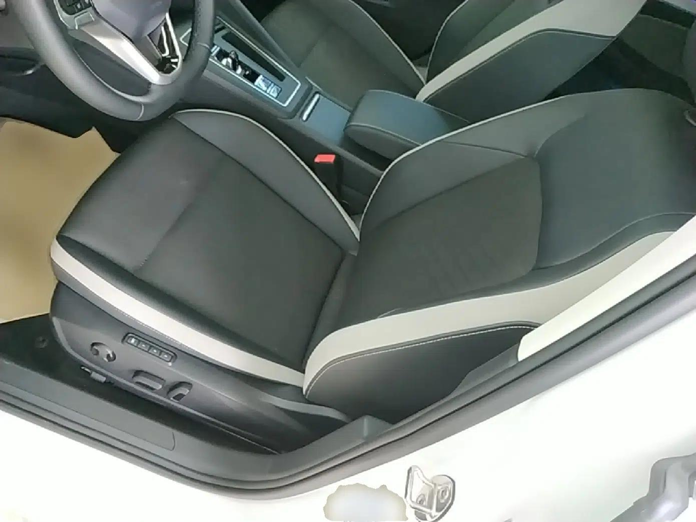 Volkswagen Golf 2023 Facelift 280TSI DSG Pro — миниатюра 17