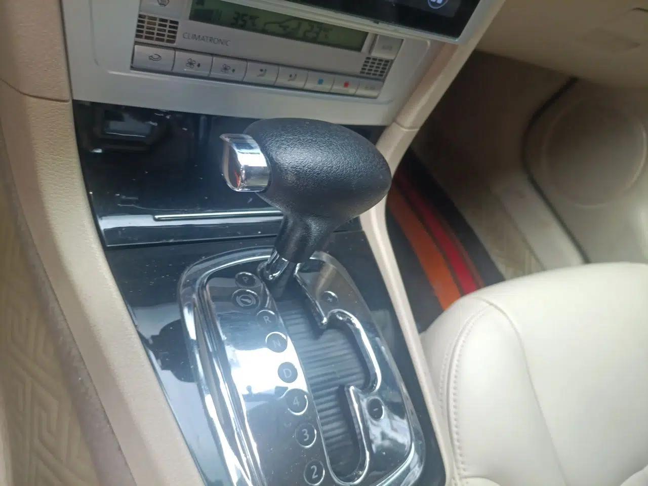 Volkswagen Passat 2011 1.8T Automatic Luxury Model — миниатюра 14