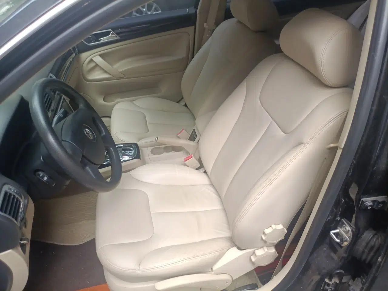 Volkswagen Passat 2011 1.8T Automatic Luxury Model — миниатюра 15