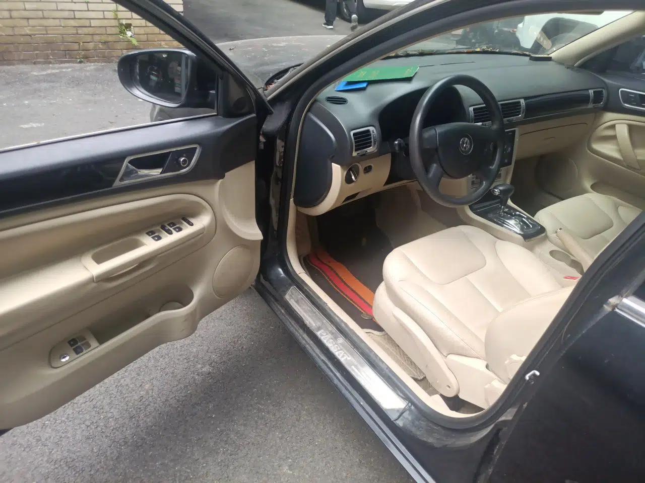 Volkswagen Passat 2011 1.8T Automatic Luxury Model — миниатюра 16