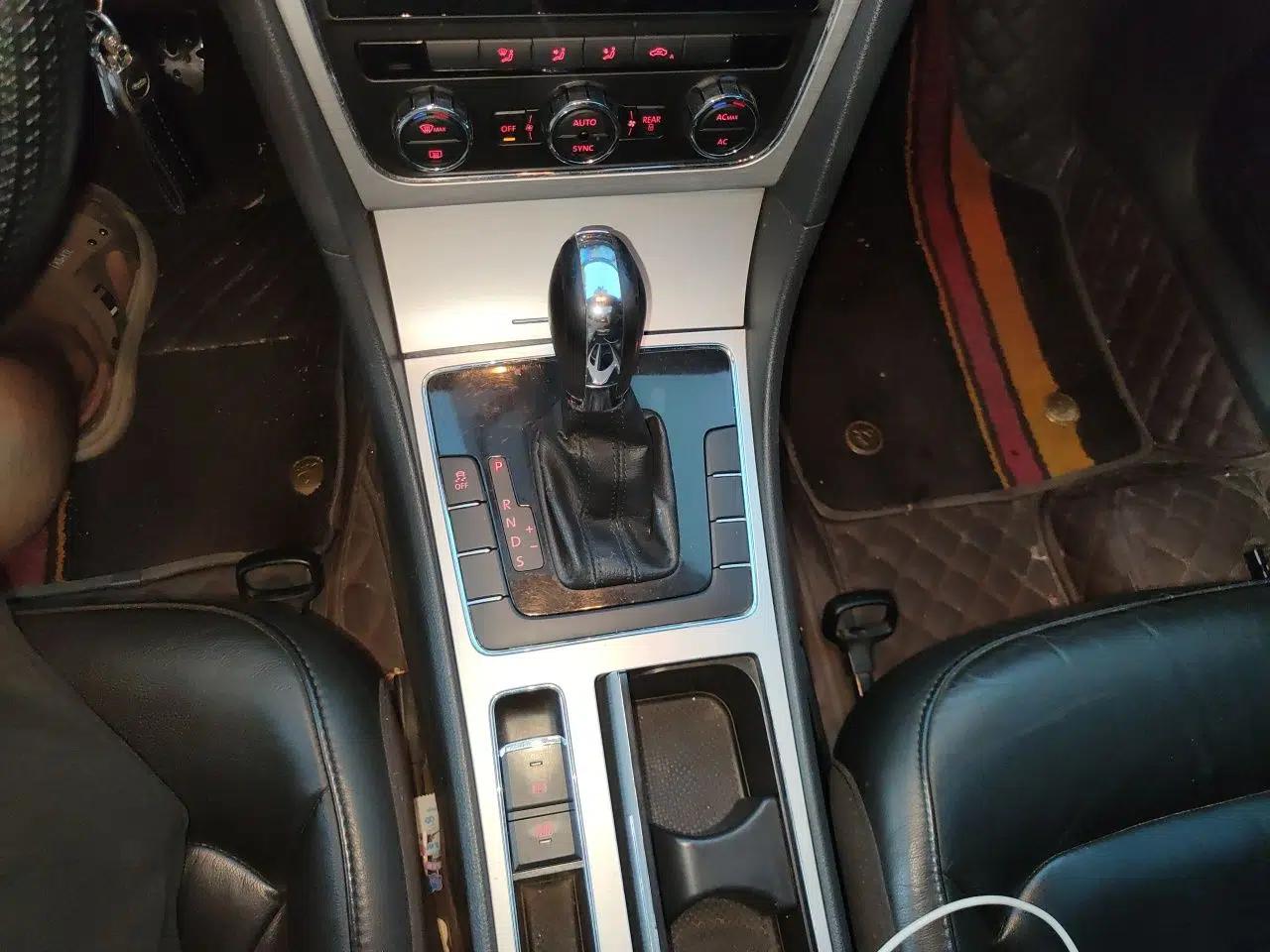 Volkswagen Passat 2011 1.8TSI Automatic Prestige Edition — миниатюра 14