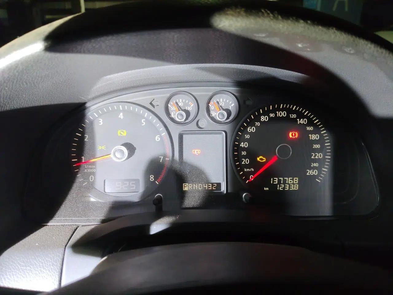 Volkswagen Passat 2011 1.8T Automatic Luxury Model — миниатюра 11