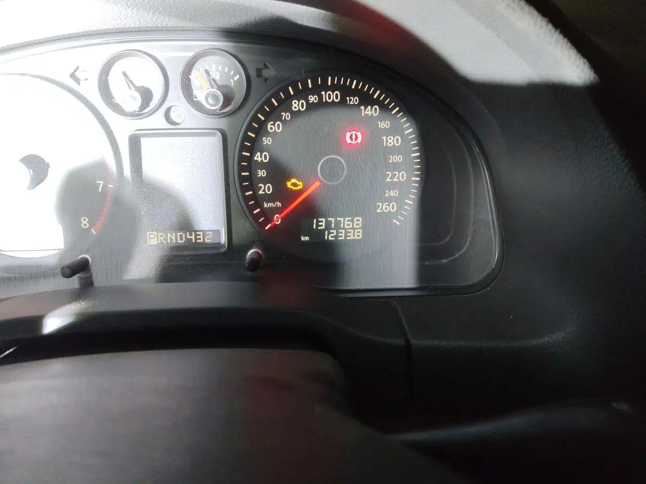 Volkswagen Passat 2011 1.8T Automatic Luxury Model — миниатюра 12