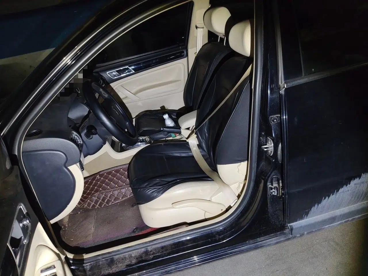 Volkswagen Passat 2011 1.8T Automatic Luxury Model — миниатюра 15