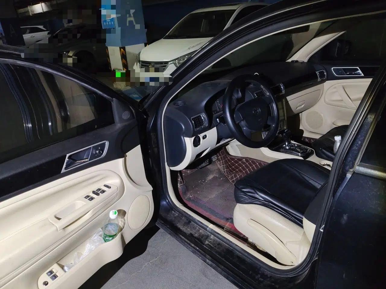 Volkswagen Passat 2011 1.8T Automatic Luxury Model — миниатюра 16