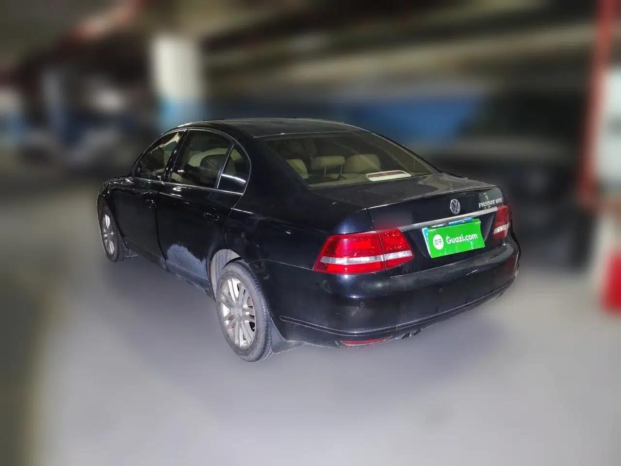 Volkswagen Passat 2011 1.8T Automatic Luxury Model — миниатюра 4