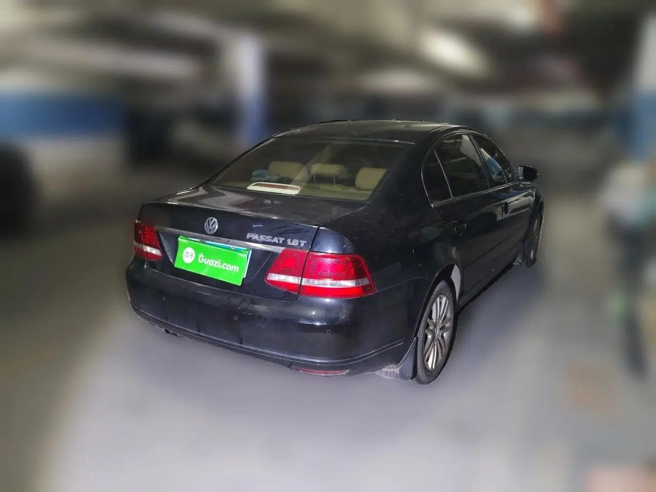 Volkswagen Passat 2011 1.8T Automatic Luxury Model — миниатюра 6