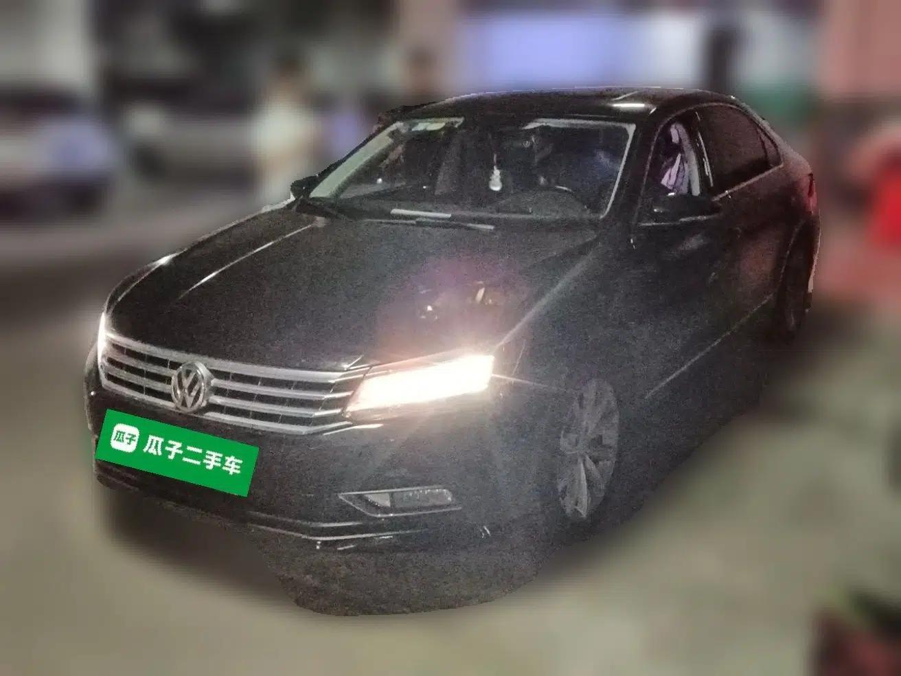 Volkswagen Passat 2016 330TSI DSG Luxury Edition — миниатюра 1