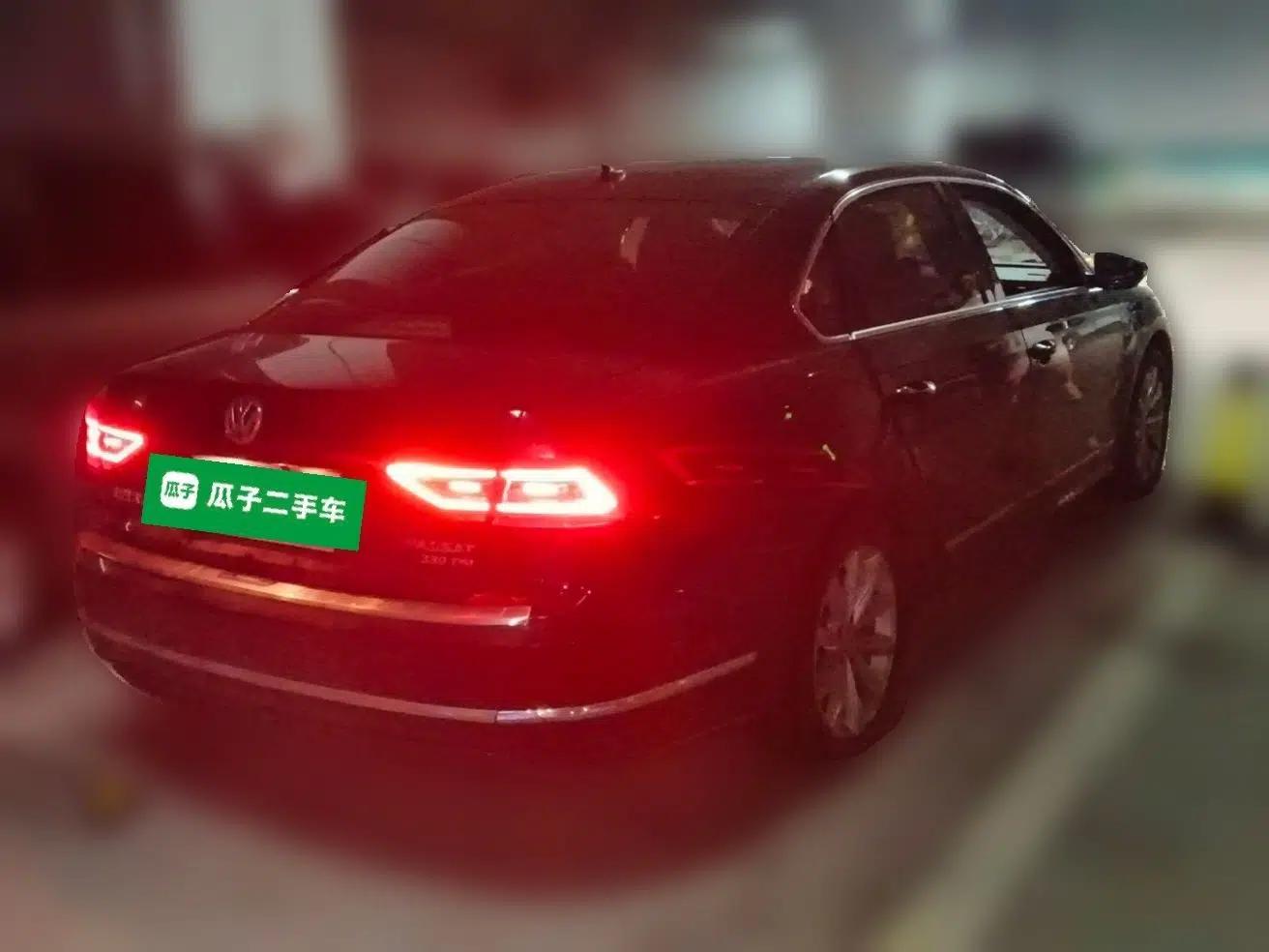 Volkswagen Passat 2016 330TSI DSG Luxury Edition — миниатюра 6