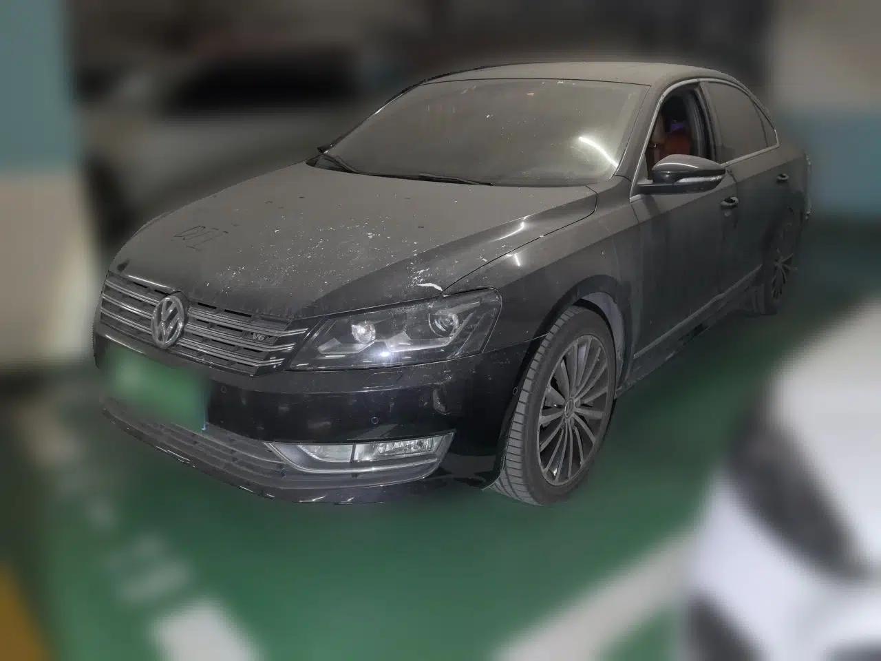 Volkswagen Passat 2011 3.0L V6 DSG Flagship Edition — миниатюра 1