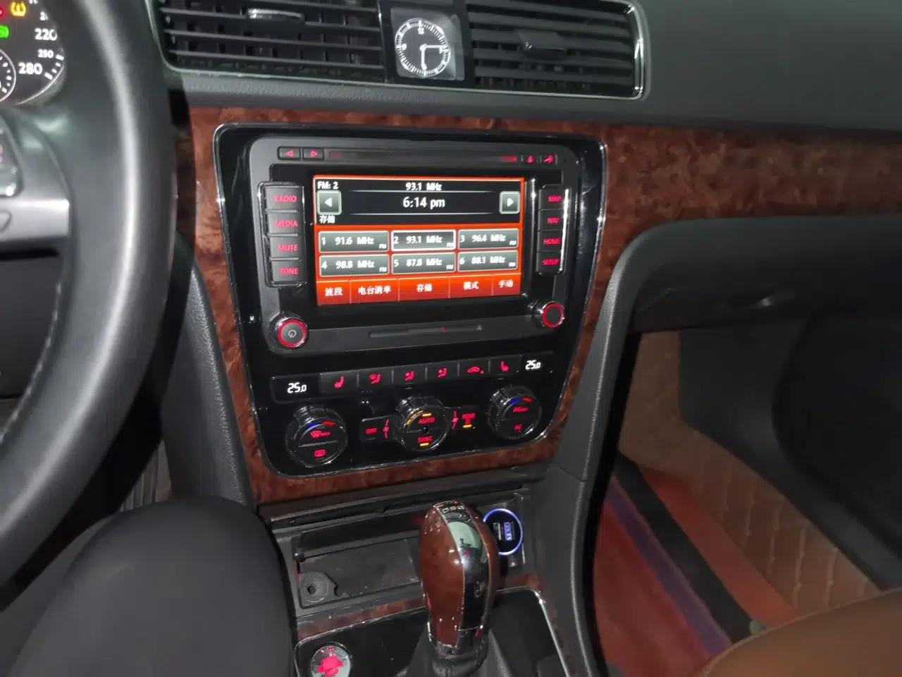 Volkswagen Passat 2011 3.0L V6 DSG Flagship Edition — миниатюра 13