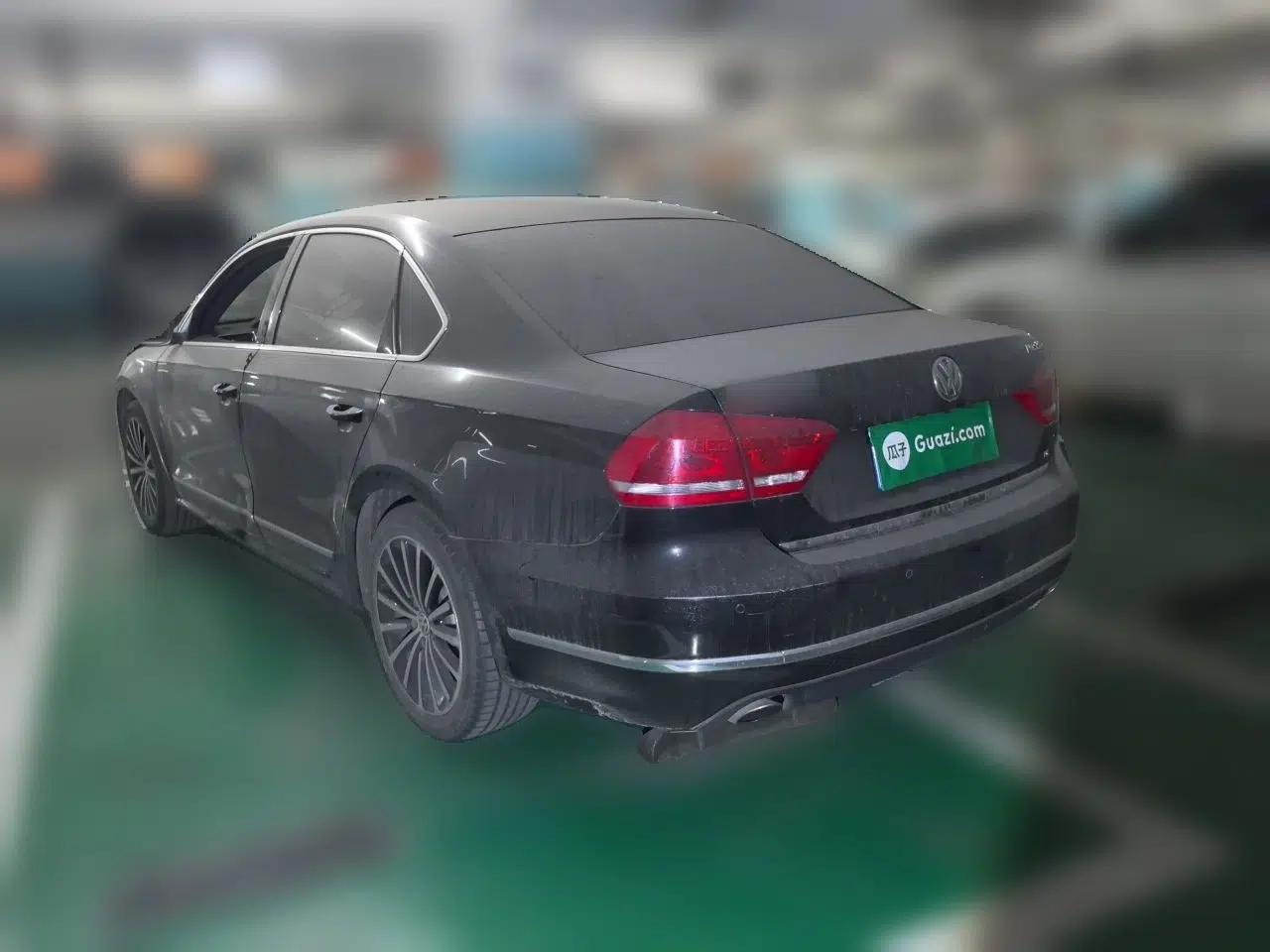 Volkswagen Passat 2011 3.0L V6 DSG Flagship Edition — миниатюра 4