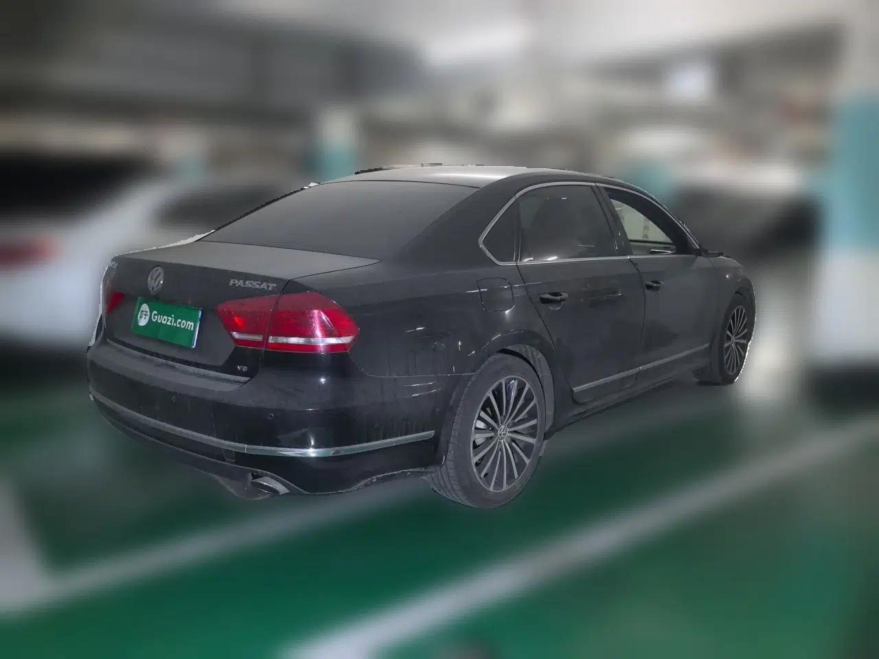 Volkswagen Passat 2011 3.0L V6 DSG Flagship Edition — миниатюра 6