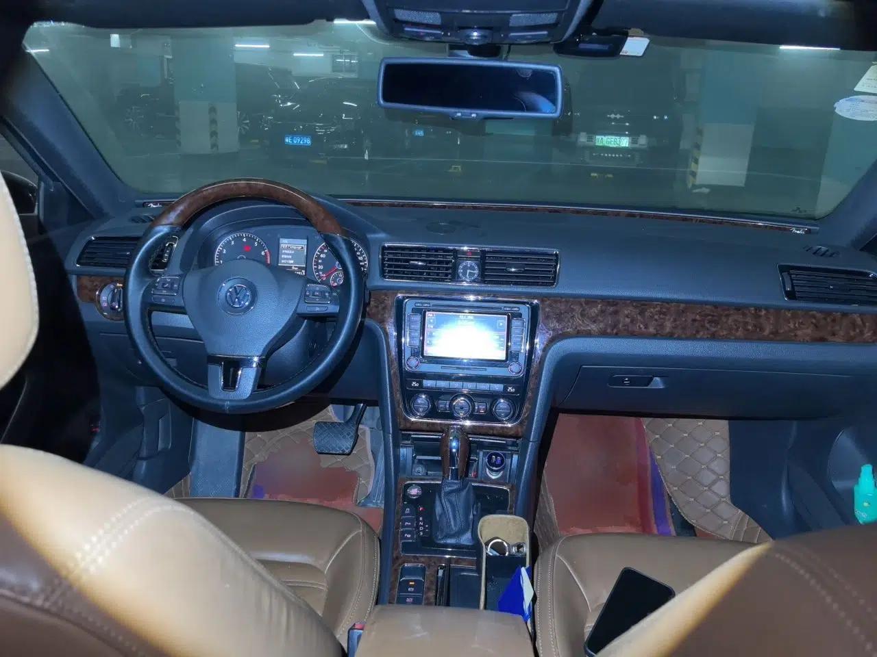 Volkswagen Passat 2011 3.0L V6 DSG Flagship Edition — миниатюра 9