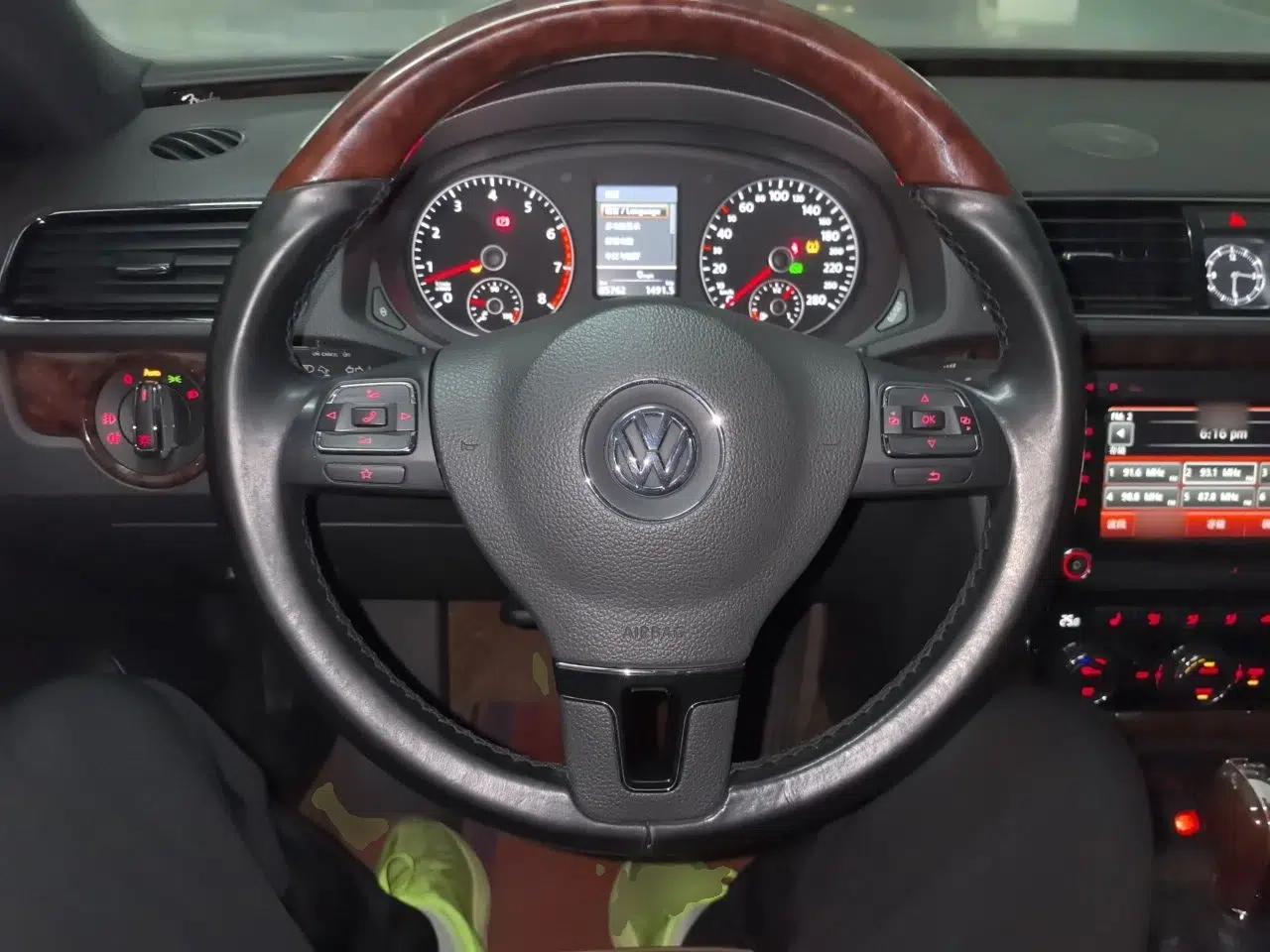 Volkswagen Passat 2011 3.0L V6 DSG Flagship Edition — миниатюра 10