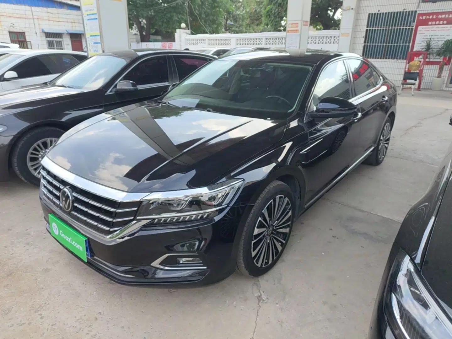 Volkswagen Passat 2020 Revised Version 330TSI Luxury Edition China VI Standard — миниатюра 1