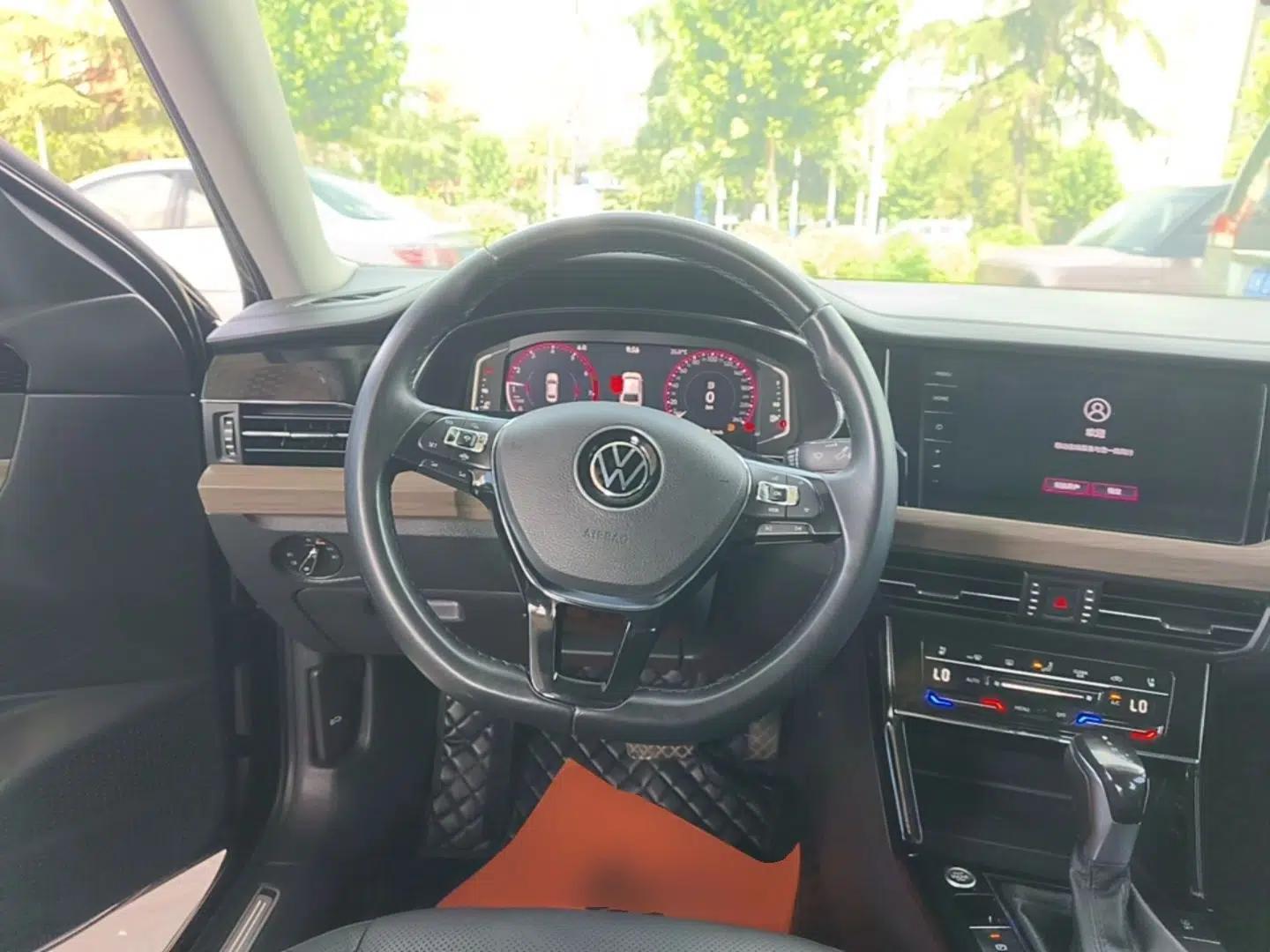 Volkswagen Passat 2020 Revised Version 330TSI Luxury Edition China VI Standard — миниатюра 13