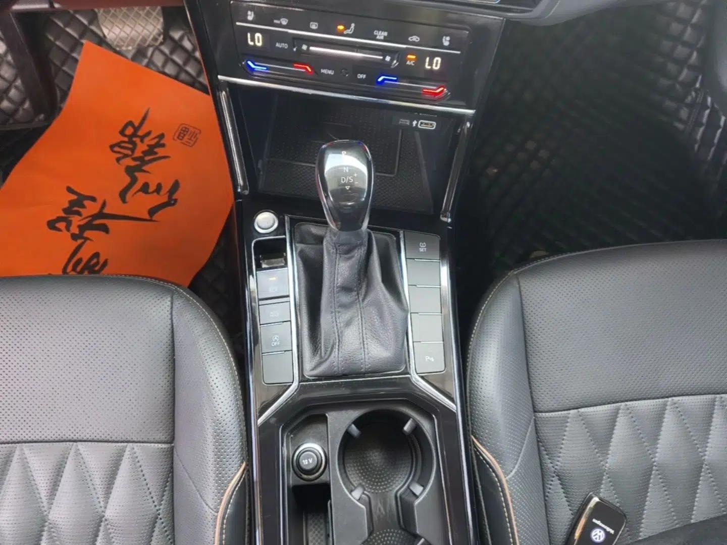 Volkswagen Passat 2020 Revised Version 330TSI Luxury Edition China VI Standard — миниатюра 16