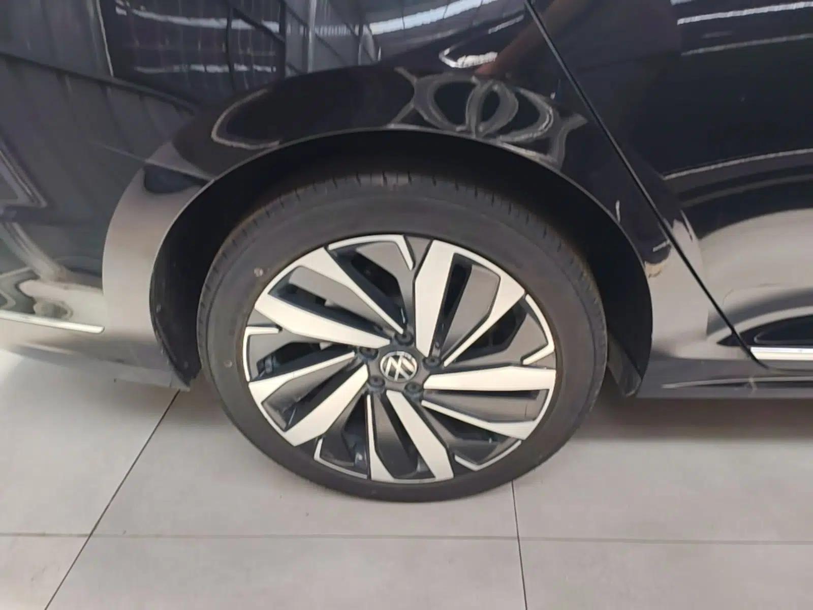 Volkswagen Passat 2022 330TSI Elite Edition — миниатюра 11