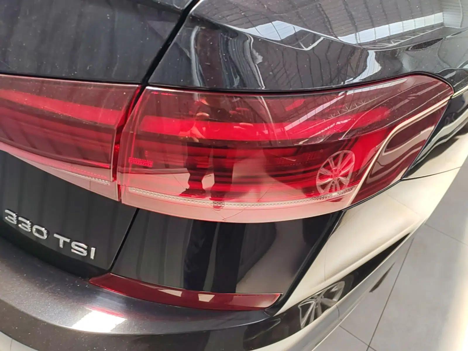 Volkswagen Passat 2022 330TSI Elite Edition — миниатюра 9