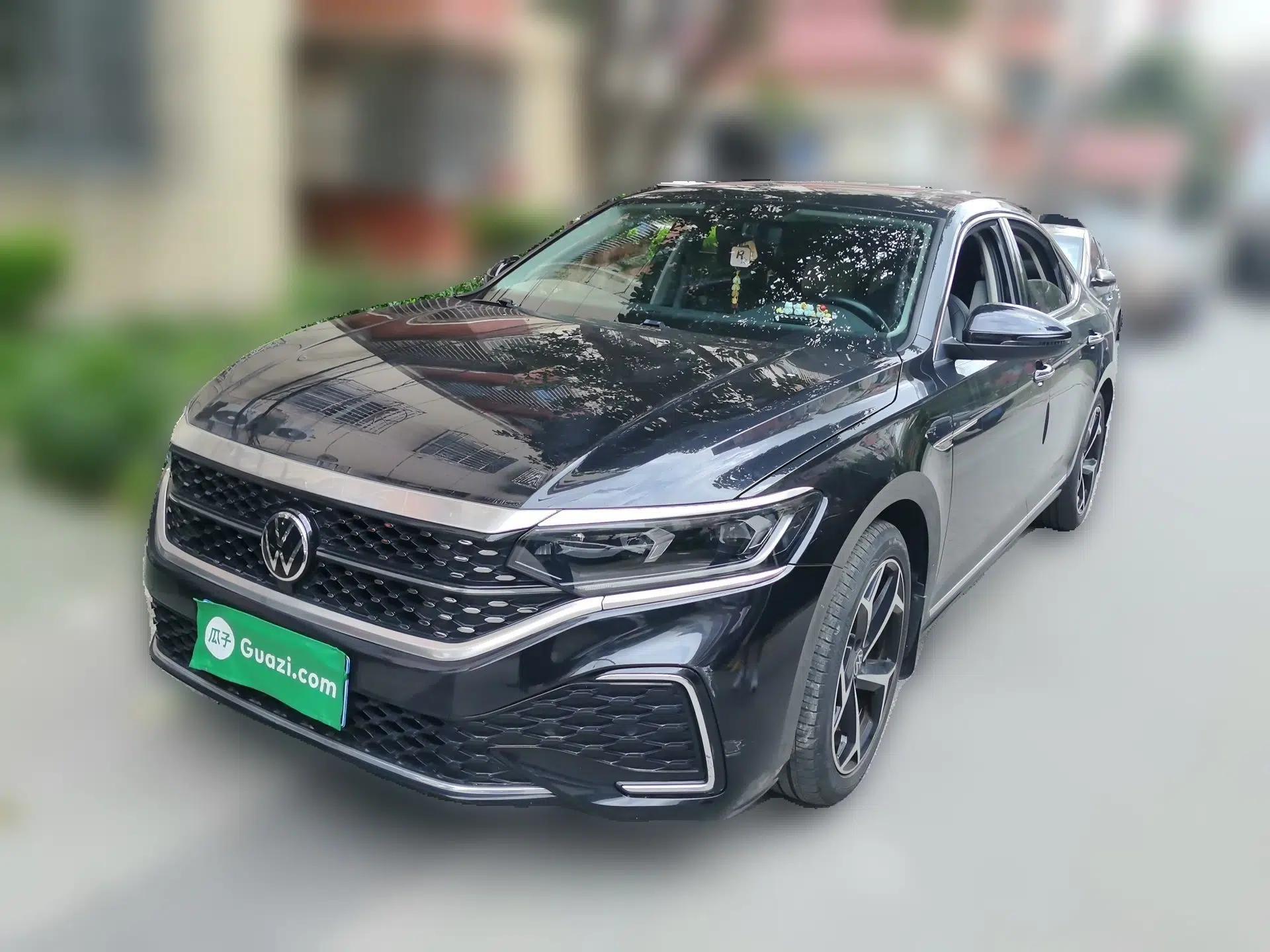 Volkswagen Passat 2022 330TSI Starry Luxury Edition — миниатюра 1