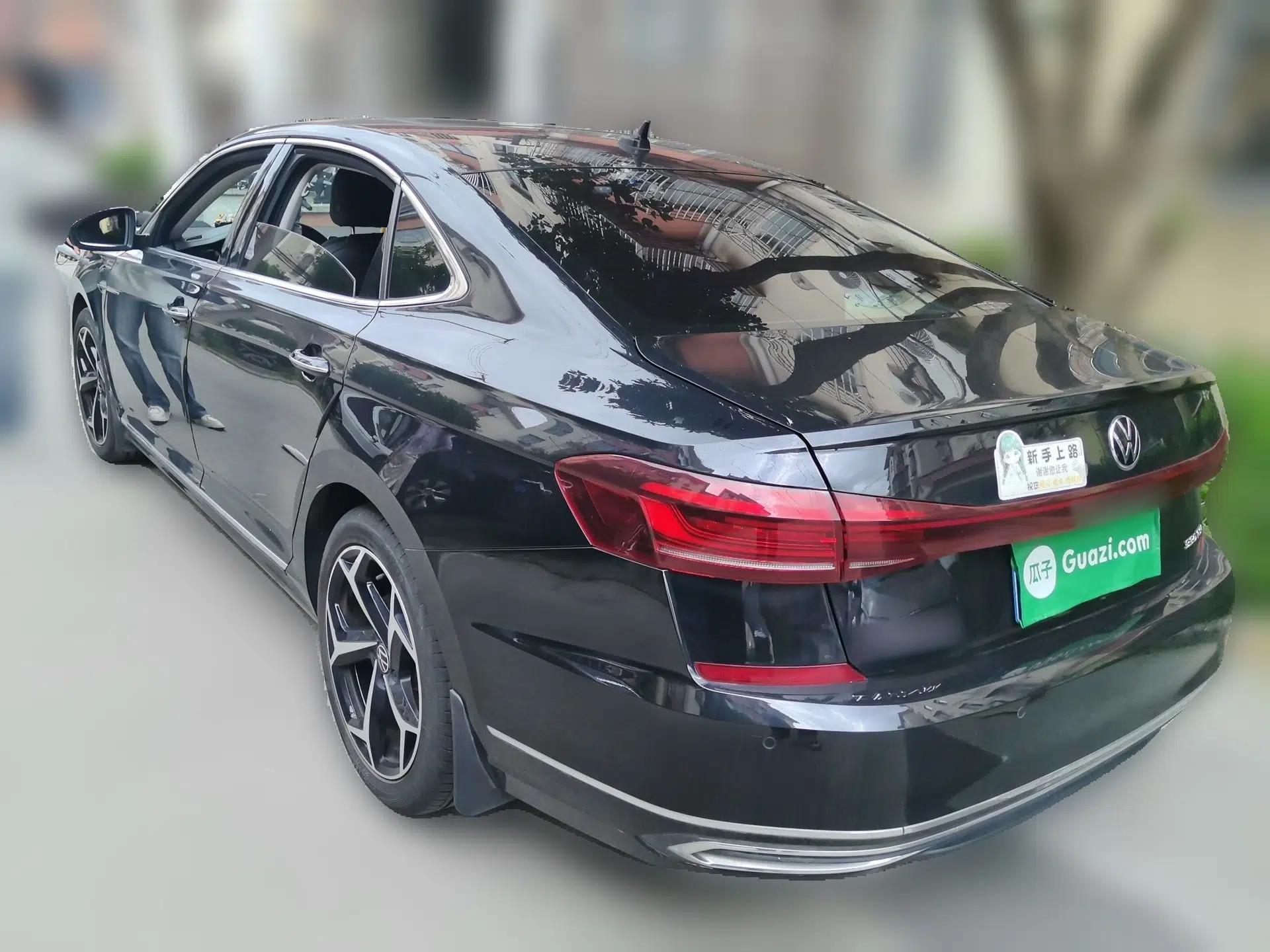 Volkswagen Passat 2022 330TSI Starry Luxury Edition — миниатюра 4