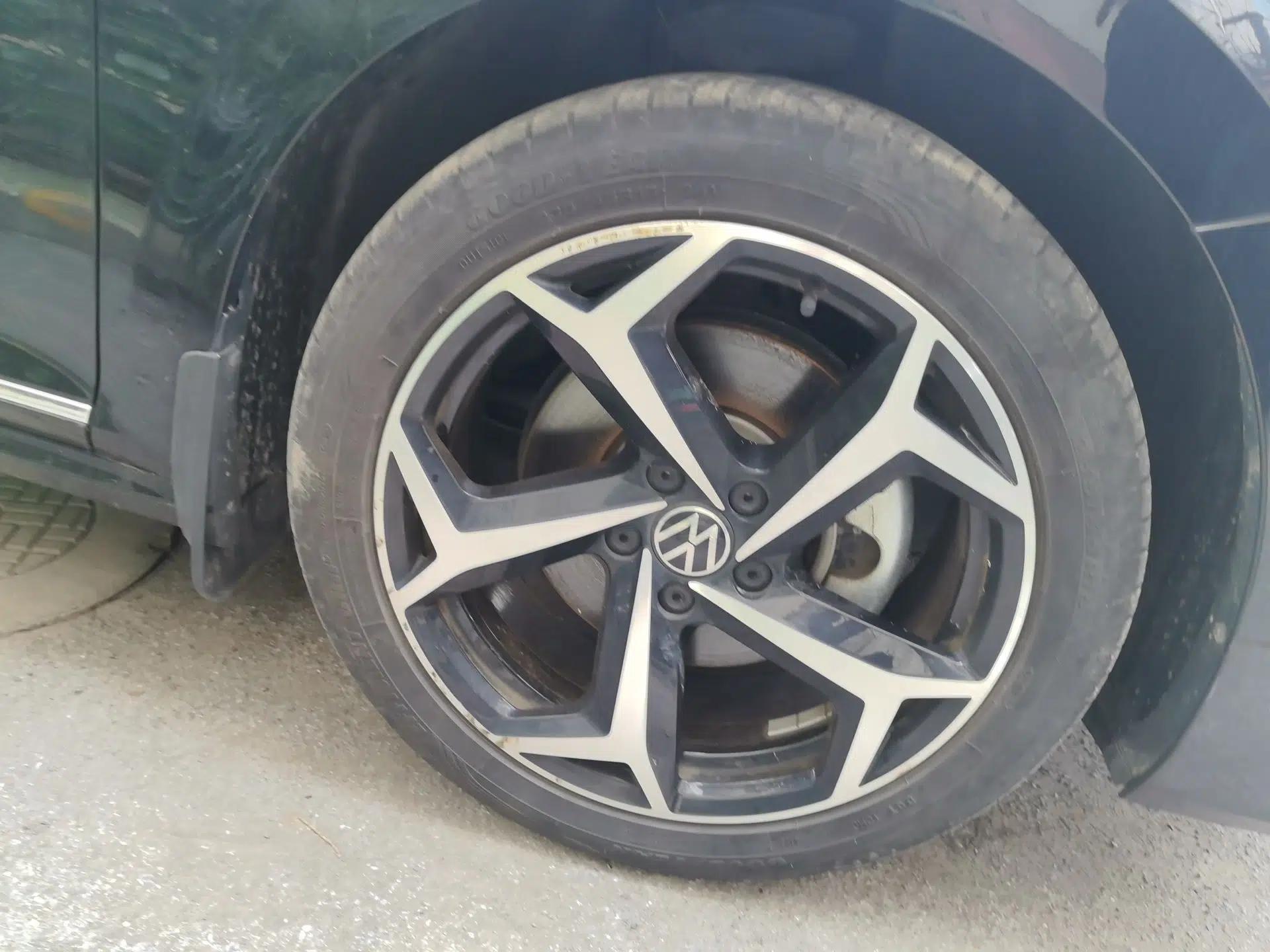 Volkswagen Passat 2022 330TSI Starry Luxury Edition — миниатюра 8