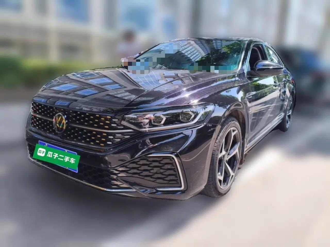 Volkswagen Passat 2024 380TSI Starry Luxury Edition — миниатюра 1