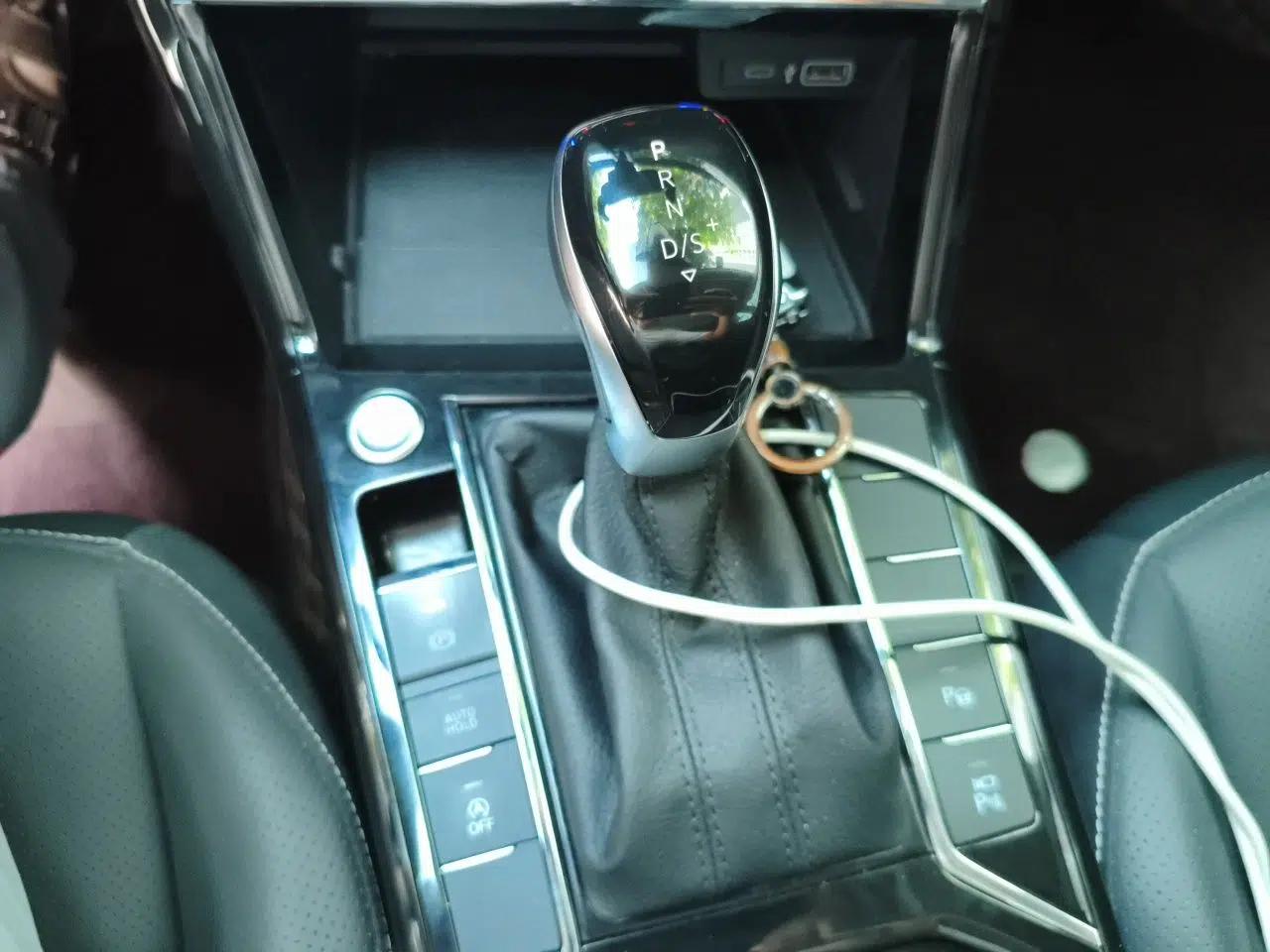 Volkswagen Passat 2024 380TSI Starry Luxury Edition — миниатюра 14