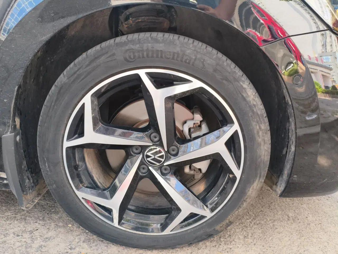 Volkswagen Passat 2024 380TSI Starry Luxury Edition — миниатюра 8