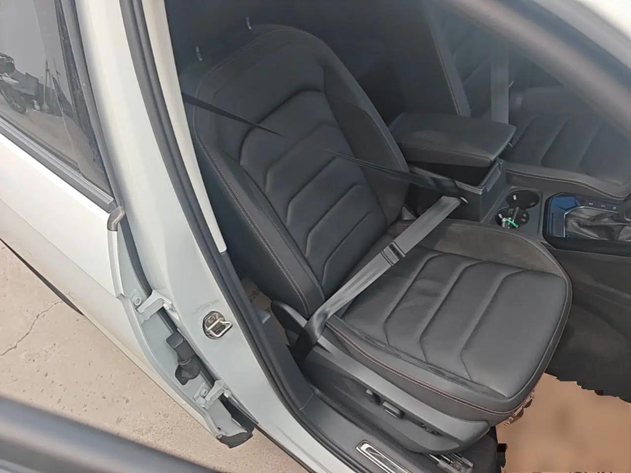 Volkswagen Tayron 2020 330TSI Two-Wheel Drive Luxury Smart Connectivity Version — миниатюра 19