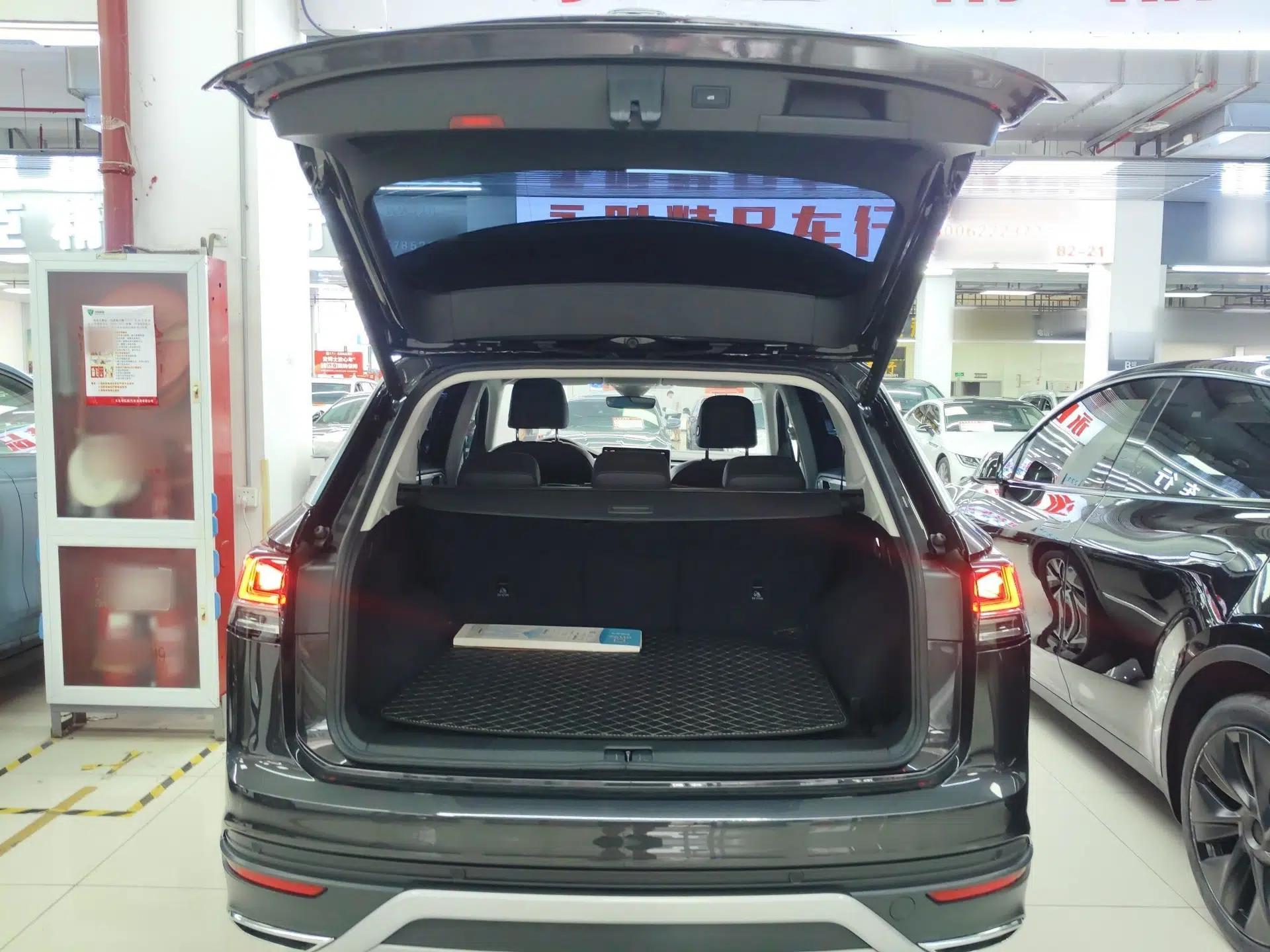 Volkswagen Tayron 2024 330TSI Two-Wheel Drive Luxury Plus Advanced Version — миниатюра 6
