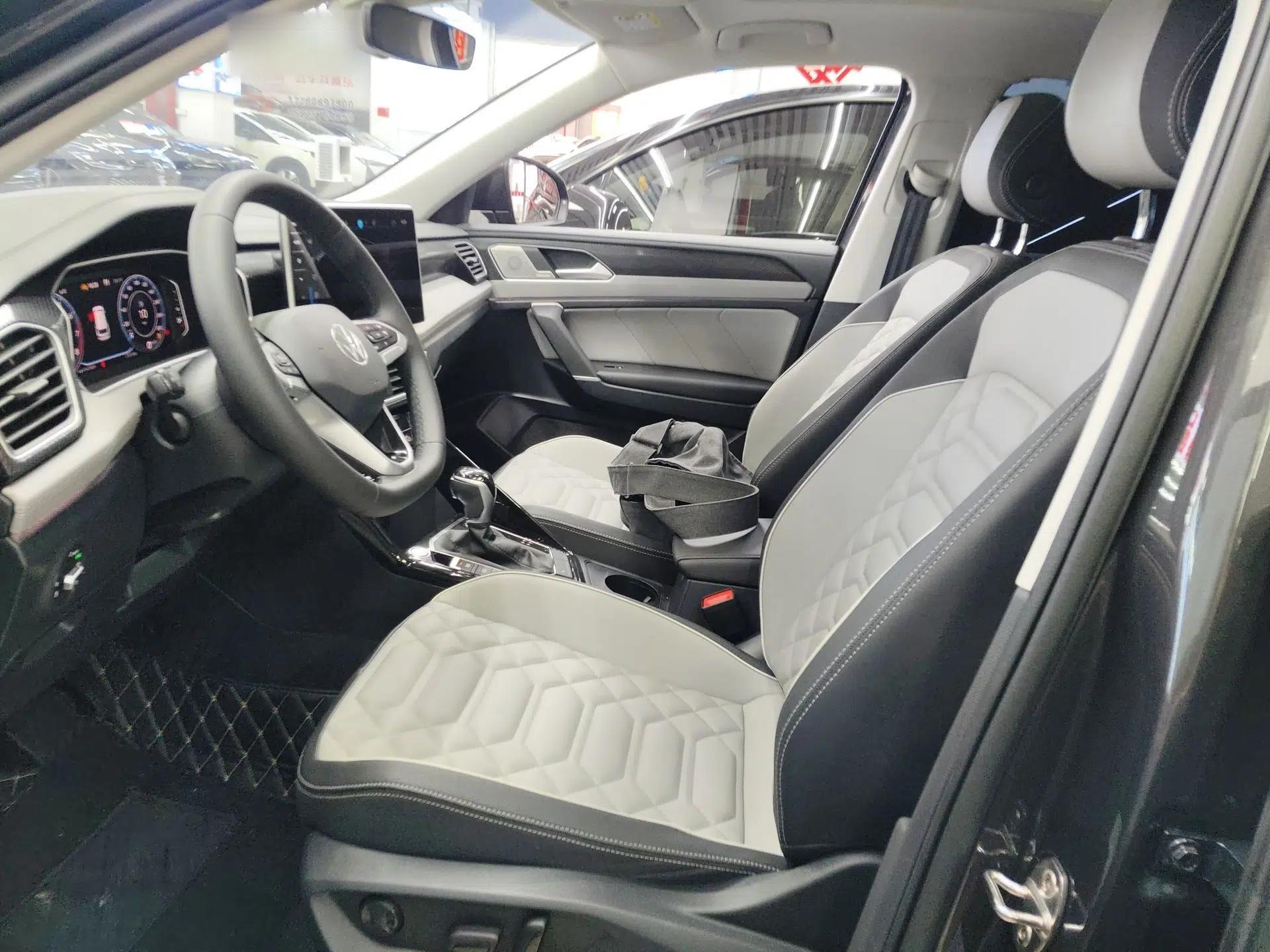 Volkswagen Tayron 2024 330TSI Two-Wheel Drive Luxury Plus Advanced Version — миниатюра 10