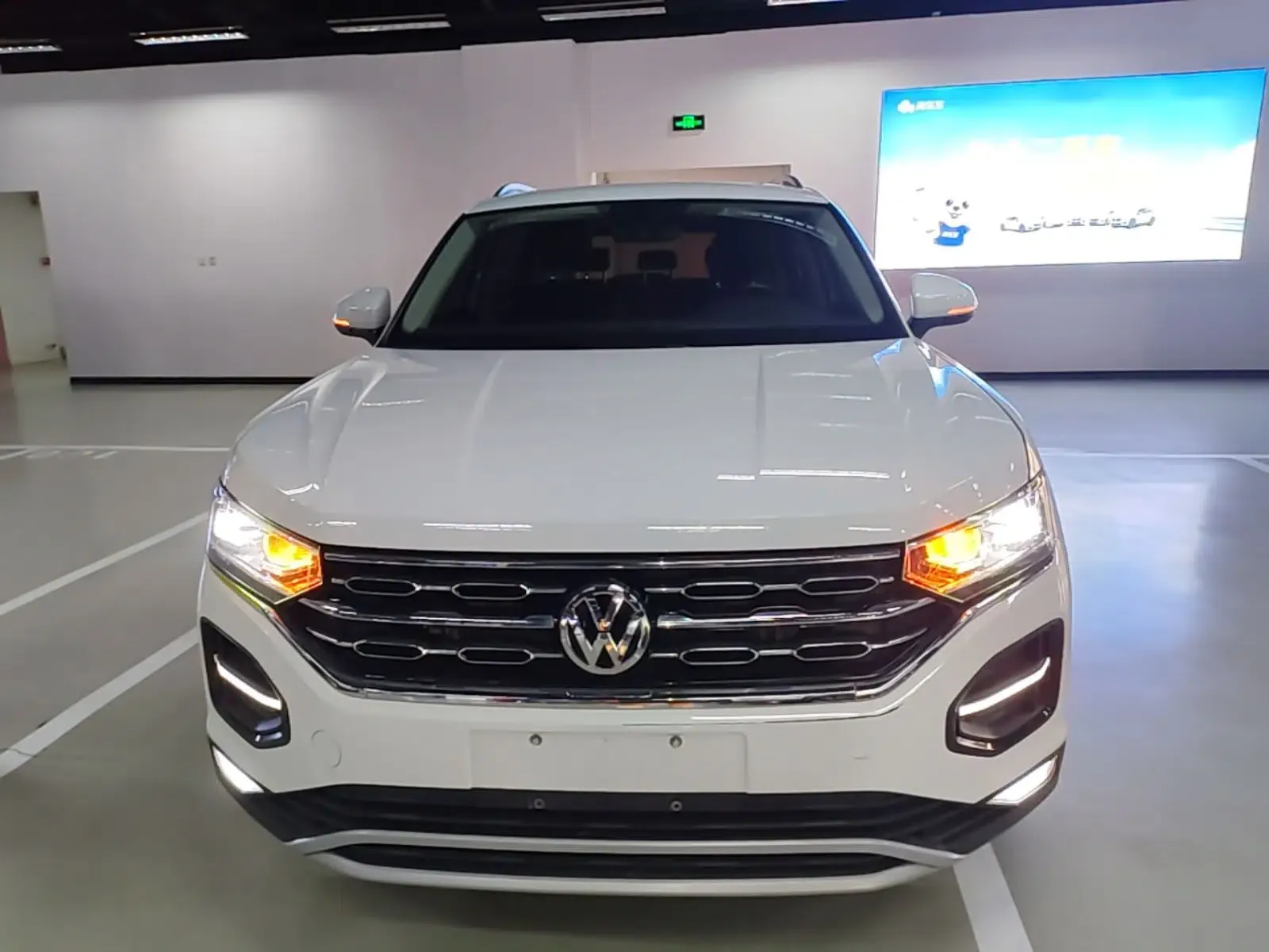 Volkswagen Tayron 2020 330TSI Two-Wheel Drive Luxury Smart Connectivity Version — миниатюра 2
